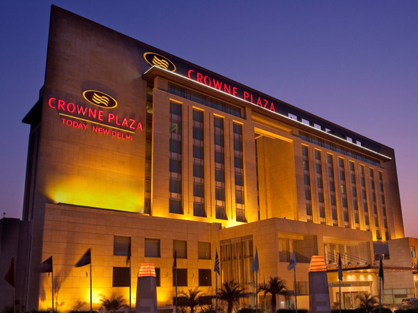 escorts in Crowne Plaza Hotel Okhla